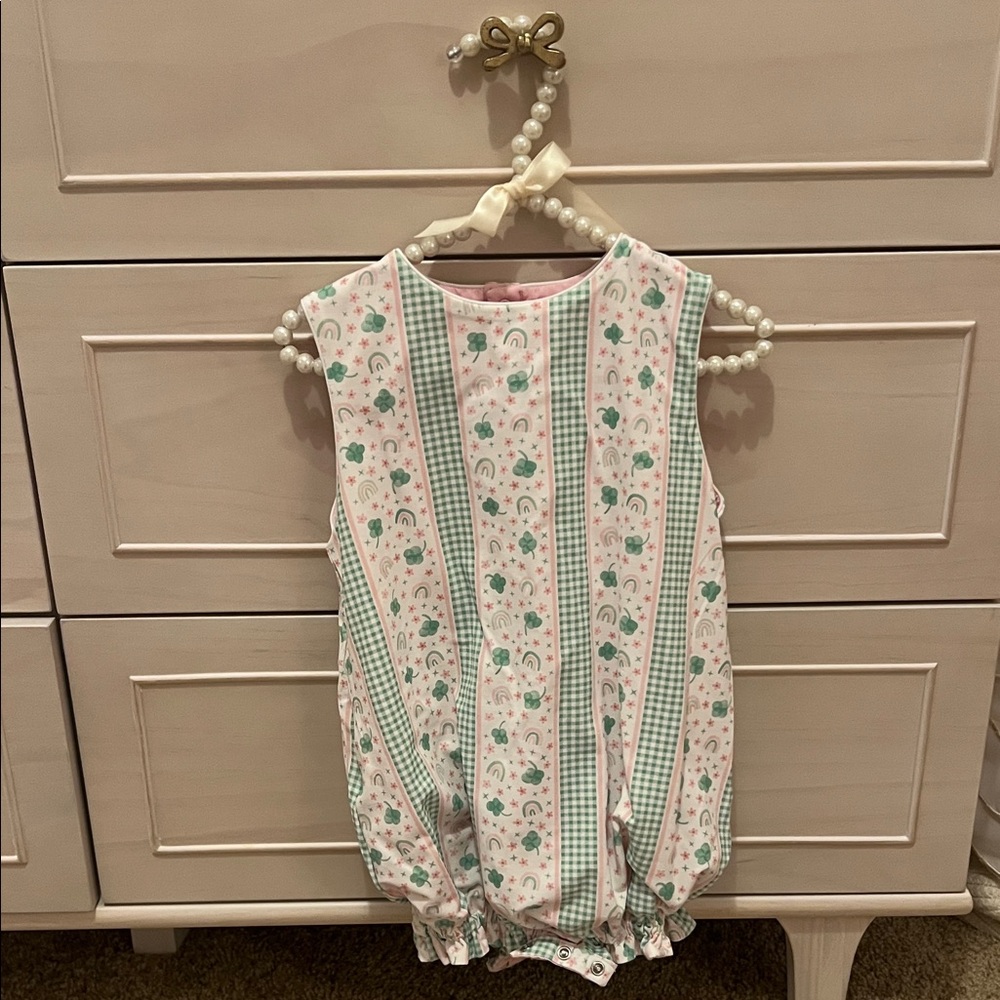 St Patrick’s day and Valentine’s reversible bubble